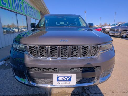 Used 2024 Jeep Grand Cherokee L Laredo image 13