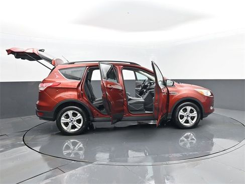 Used 2014 Ford Escape SE w/ Equipment Group 201A image 28
