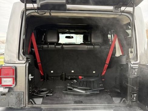 Used 2017 Jeep Wrangler Unlimited Rubicon image 9