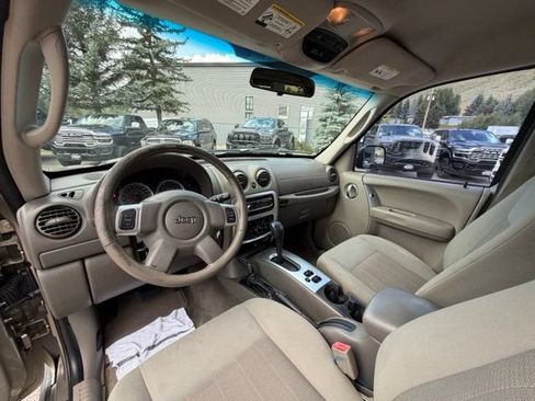 Used 2006 Jeep Liberty Limited w/ Trailer Tow Group AWD/4WD image 21