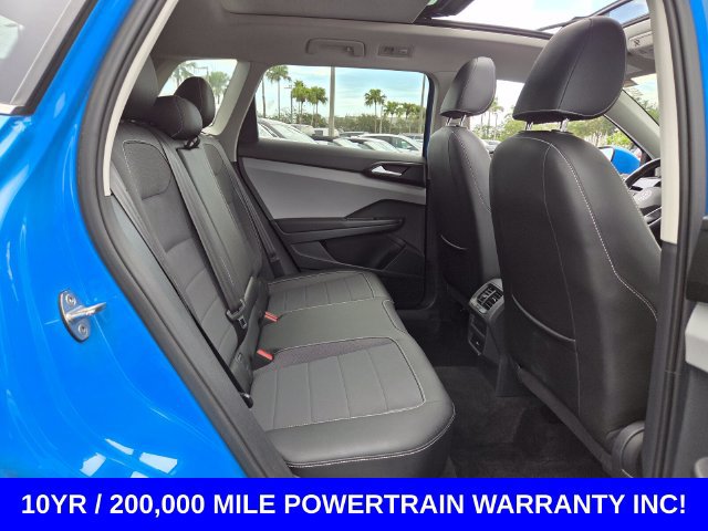 Used 2023 Volkswagen Taos SE w/ Panoramic Sunroof Package FWD image 16