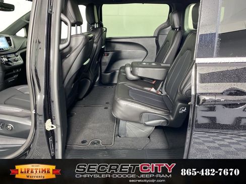 New 2026 Chrysler Pacifica Select image 35