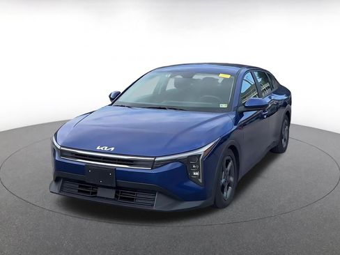 Used 2025 Kia K4 LXS image 3