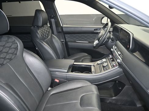 Used 2022 Hyundai Palisade Calligraphy w/ Winter Package image 10