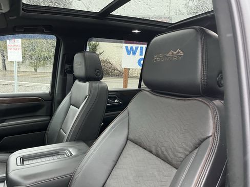 Used 2024 Chevrolet Tahoe High Country w/ Premium Package image 17