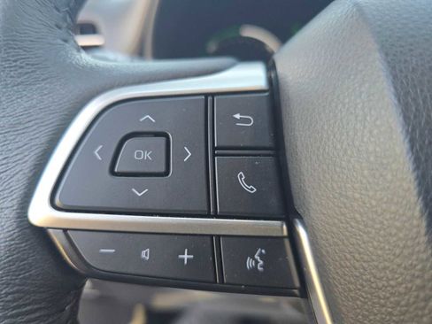 Used 2025 Toyota Sienna XLE image 31