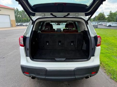 Used 2019 Subaru Ascent Touring AWD/4WD image 3