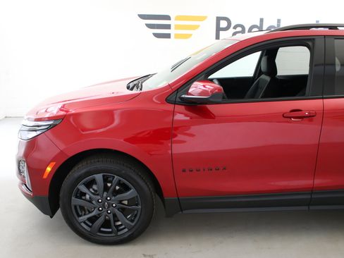 Used 2023 Chevrolet Equinox RS image 4