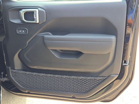 New 2025 Jeep Wrangler Sport S image 9