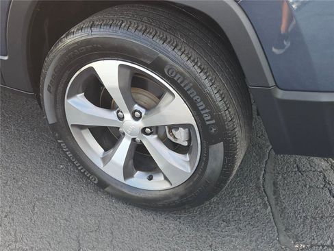 Certified 2021 Jeep Cherokee Limited w/ Mopar Interior Package image 18