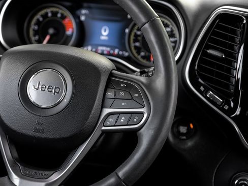 Used 2022 Jeep Cherokee Limited image 27