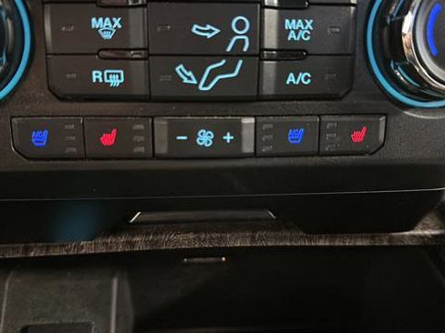 Used 2017 Ford F350 Lariat w/ Lariat Ultimate Package AWD/4WD image 29