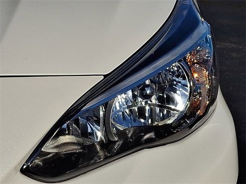 Used 2023 Subaru Crosstrek 2.0i Premium image 9