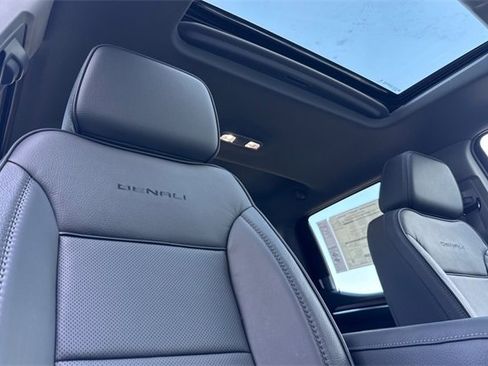 New 2026 GMC Sierra 1500 Denali w/ Denali Reserve Package image 18