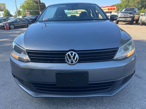 Used 2012 Volkswagen Jetta SE FWD image 2