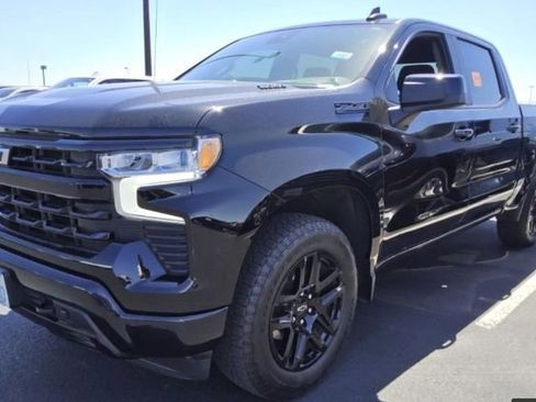 Used 2023 Chevrolet Silverado 1500 RST AWD/4WD image 3