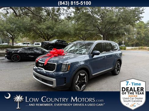 Used 2023 Kia Telluride EX w/ EX Captain's Chair Package image 1