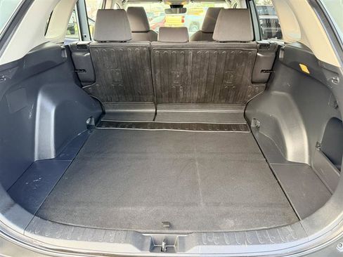 Used 2019 Toyota RAV4 XLE AWD/4WD image 18
