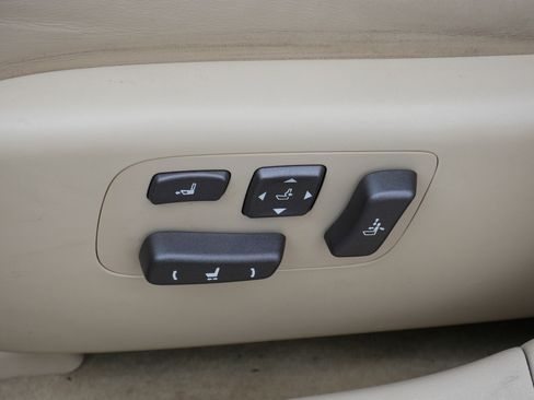 Used 2012 Lexus LS 460 AWD w/ Comfort Pkg image 19