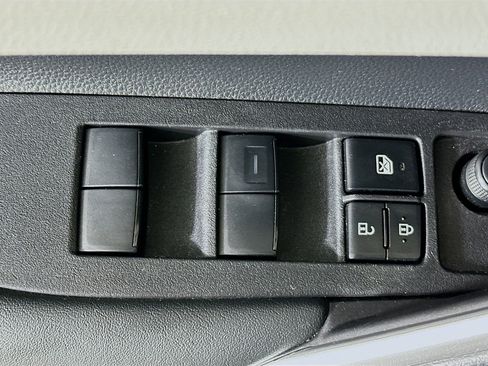 Certified 2024 Toyota Corolla Cross L image 14