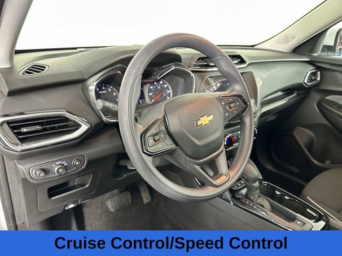 Used 2023 Chevrolet TrailBlazer LT FWD image 12
