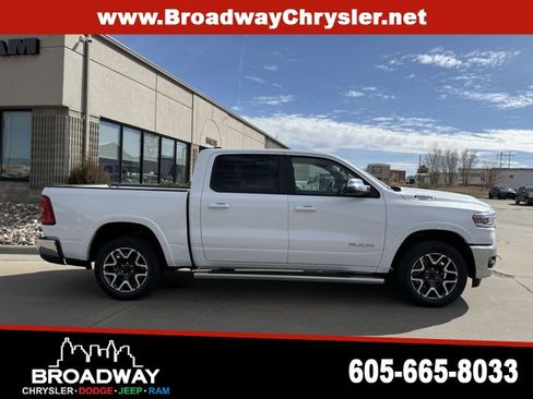 Used 2025 RAM 1500 Laramie image 4