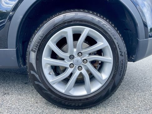 Used 2018 Land Rover Discovery Sport HSE AWD/4WD image 10