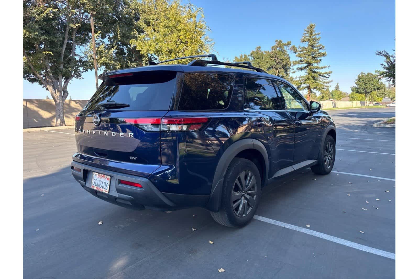 Certified 2022 Nissan Pathfinder SV FWD image 3