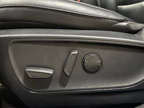 Used 2025 Ford Escape Platinum image 19