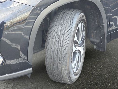 Used 2022 Toyota Highlander XLE image 38