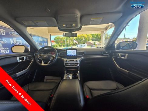 Used 2022 Ford Explorer XLT w/ Equipment Group 202A image 28