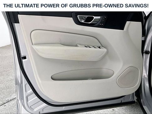 Used 2022 Volvo XC60 B5 Momentum w/ Advanced Package FWD image 23