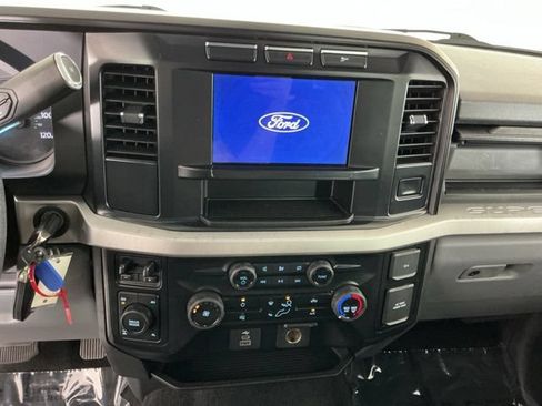 Used 2024 Ford F350 XLT AWD/4WD image 18
