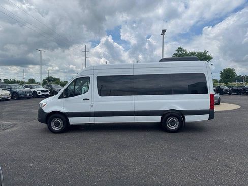 Used 2025 Mercedes-Benz Sprinter 2500 image 8
