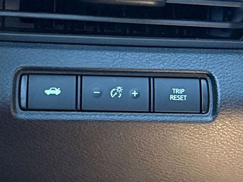 Used 2025 Nissan Altima 2.5 SV image 32