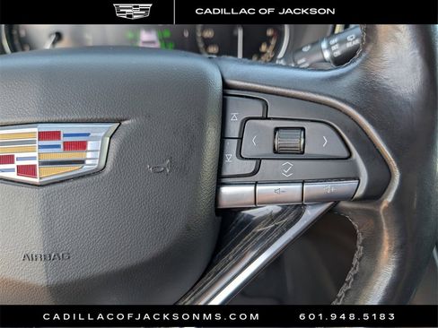 Used 2022 Cadillac XT6 Premium Luxury image 9