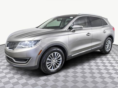 Used 2017 Lincoln MKX Select w/ Select Plus Package image 4