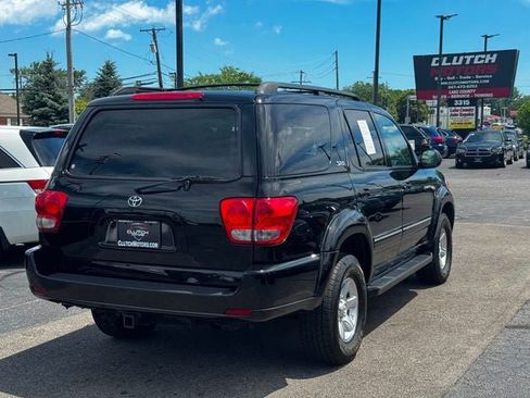 Used 2005 Toyota Sequoia SR5 AWD/4WD image 5