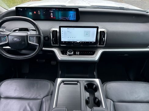 Used 2025 Ford Expedition Max Platinum AWD/4WD image 12