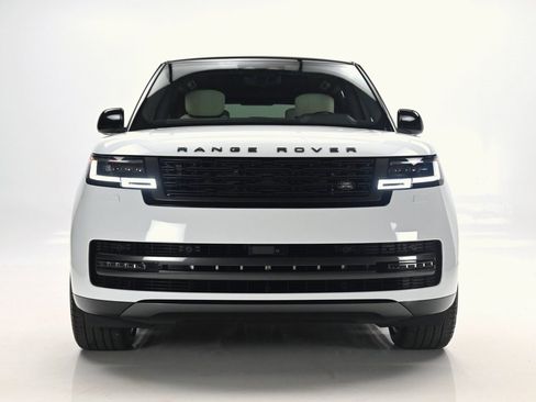 Used 2025 Land Rover Range Rover Long Wheelbase Autobiography image 8