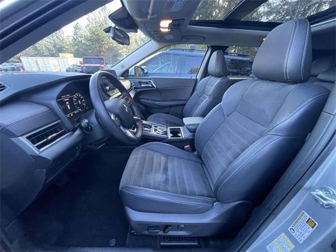 Used 2024 Mitsubishi Outlander SE Black Edition image 12