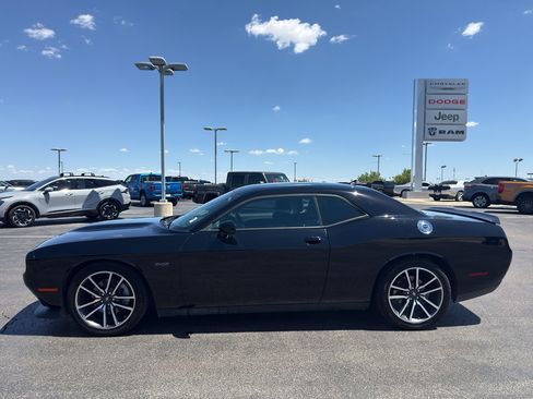 Used 2023 Dodge Challenger R/T RWD image 8