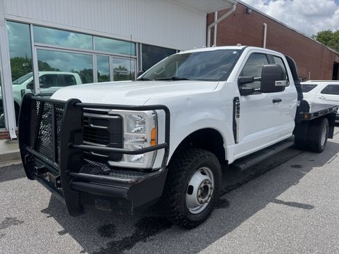 Used 2023 Ford F350 XL AWD/4WD image 5
