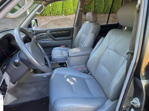 Used 1998 Toyota Land Cruiser w/ Leather Trim Pkg AWD/4WD image 9