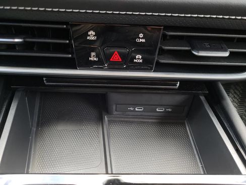 Used 2024 Volkswagen Atlas SE FWD image 28