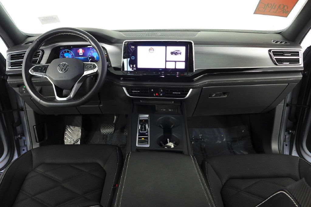 Used 2024 Volkswagen Atlas Cross Sport SE FWD image 24