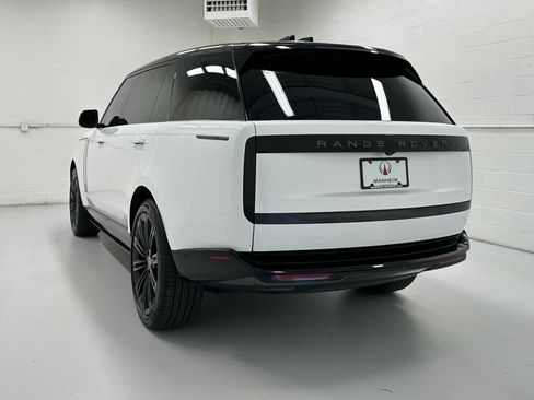Used 2025 Land Rover Range Rover Long Wheelbase SE AWD/4WD image 8
