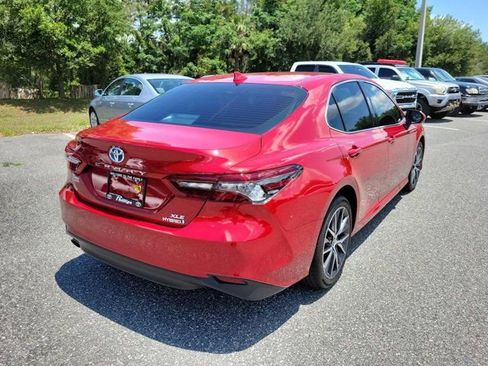 Used 2024 Toyota Camry XLE FWD image 10