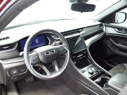 Used 2023 Jeep Grand Cherokee L Laredo AWD/4WD image 29
