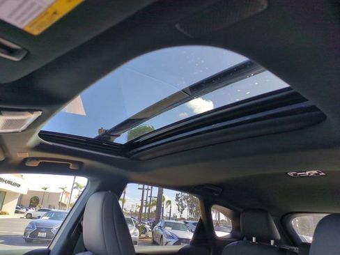 Used 2025 Lexus RX 350h w/ Convenience Package image 25